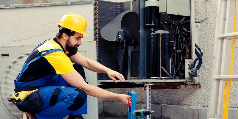 Emergency HVAC Repairs: What Homeowners Should Do Before the Technician Arrives